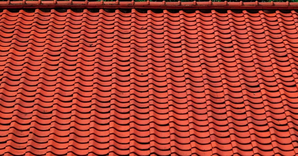 découvrez le rôle de l’écran de sous-toiture, ses différents types et les critères pour choisir une protection durable contre l’humidité et les intempéries.